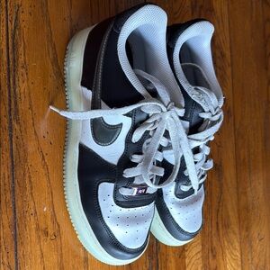 Nike Air Force 1 LV8 white black green